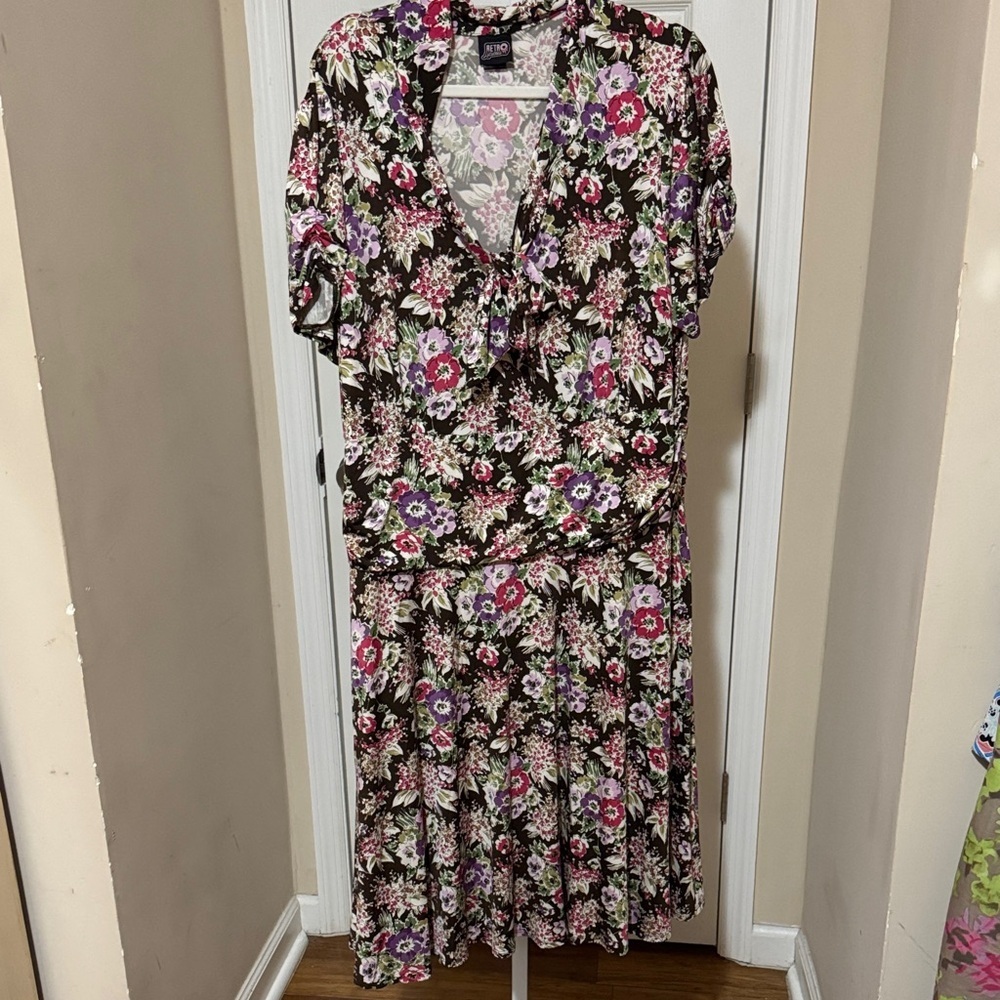 Retrolicious Black Floral Midi Dress